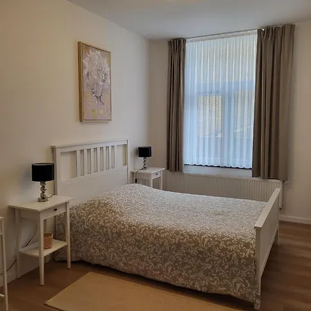 Homestay Eden's Private - European Quarter Brussels