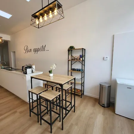 Eden's Private - European Quarter Homestay *